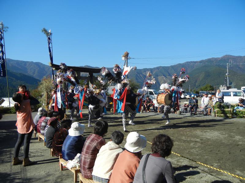 栂尾の臼太鼓踊り